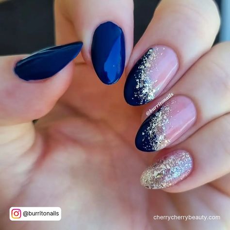 24 Trendy Navy Blue And Silver Nails 3 Navy Blue And Silver Nails, Navy And Silver Nails, Navy Nails Design, Navy Blue Nail Designs, Blue Gold Nails, Blue Wedding Nails, Nail Art Bleu, Gold Nails Wedding, Sliver Nails