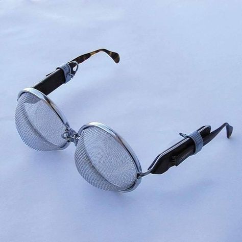 Friedensreich Hundertwasser, Glasses 2023, Poesia Visual, Get Scared, Trendy Glasses, Smart Glasses, Fashion Eye Glasses, Visual Poetry, Recycled Fashion