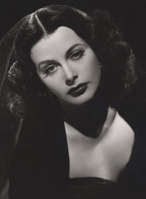 Hedi Lamarr, Cabelo Pin Up, Hedy Lamar, Hedy Lamarr, Vintage Hollywood Glamour, Celebrity Facts, Old Hollywood Stars, Hollywood Icons, Hollywood Glam