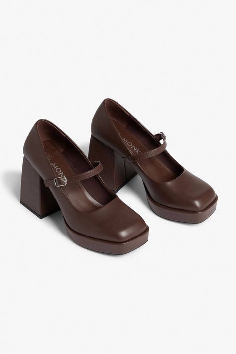 Brown Mary Jane Heels, Brown Mary Janes, Dr Shoes, Funky Shoes, Platform Mary Janes, Girly Shoes, Shoe Inspo, Barefoot Shoes, Aesthetic Shoes