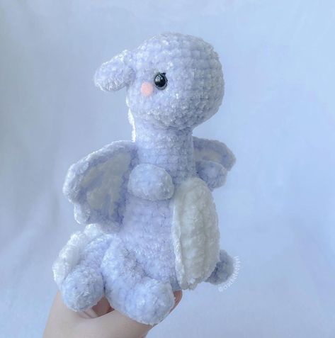 Amigurumi Patterns, Dragon Concept, Crochet Dragon, Fun Crochet Projects, Blue Dragon, Diy Crochet Projects, A Dragon, Crochet Toys Patterns, Crochet Accessories