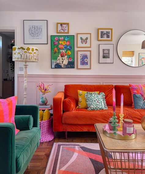 Colorful Eclectic Bedroom, Quirky Living Room, Colorful Room Decor, Dopamine Decor, Home Design Diy, Colourful Living Room, Maximalist Decor, Living Room Inspo, A Living Room