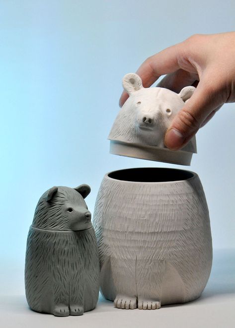 Throw Pottery Ideas, Egyptian Canopic Jars, Throwing Wheel, Itsekovettuva Savi, Canopic Jars, Pottery Animals, Sculptures Céramiques, Kids Pottery, Diy Ceramic