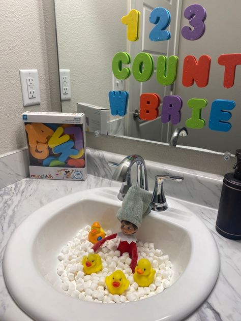 Elf Bubble Bath, Elf On The Shelf Bubble Bath, Elf On The Shelf Bathtub, Elf On The Shelf Bathroom, Derek Henry, Elf Bath, Elf 2023, Elf Is Back Ideas, Easy Thanksgiving Table Decor