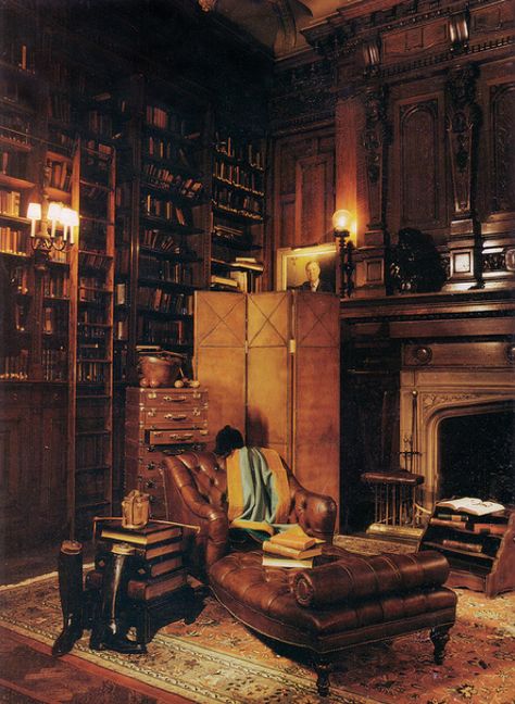 Turning the room with big fireplace into a study. I want an old world feel like this. Dream Library, Home Library Victorian, Victoria Library, Victorian Library Study, Style Anglais, English Library, Beautiful Library, Studying Library, Library Room