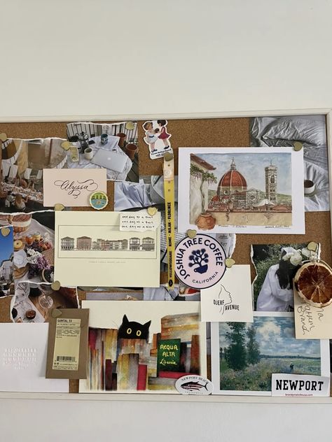 Travel Cork Board, Organize Pictures On Wall, Large Cork Board Ideas, Preppy Cork Board Ideas, Cork Board Collage Ideas, Diy Linen Pinboard, Cute Corkboard Ideas, Bulletin Board Room Decor, Corkboard Decoration Ideas