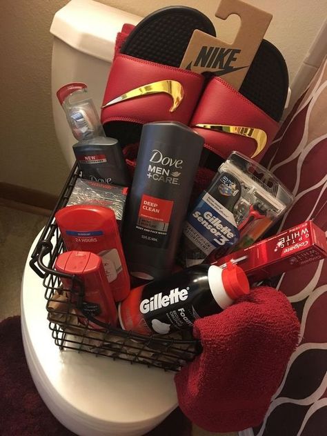 Pinterest Valentijnsdag Diy, Hadiah Valentine, Spa Basket, Anniversaire Diy, Bf Gifts, Diy Gift Baskets, Diy Gifts For Him, Relationship Gifts