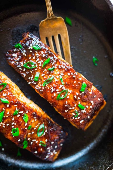 Soy Ginger Salmon {Fast, Healthy Asian Salmon Recipe} – WellPlated.com Soy Ginger Salmon, Simple Baked Salmon, Asian Salmon Recipes, Soy Ginger, Salmon Recipes Baked Easy, Asian Salmon, Ginger Salmon, Salmon Marinade, Sauce For Salmon