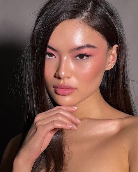 Pink Monochromatic Makeup, Monochromatic Makeup Looks, Y2k Makeup Looks, Simple Eyeshadow Looks, Monochromatic Makeup, Asian Makeup Tutorials, Festival Make Up, Pink Eyeshadow Look, Cute Eyeshadow Looks