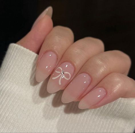 French Tip Korean Nails, Nail Implant Model, Simple Red Nail Designs Classy, Nail Short French, Easy Polygel Nail Designs, قلادات متدلية, Blush Nails, Casual Nails, Pretty Gel Nails