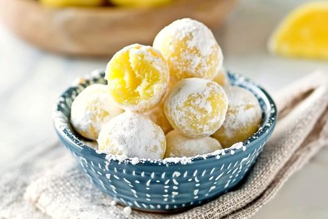 Easy White Chocolate Lemon Truffles Pie, Lemon Truffles, Chocolate Lemon, Homemade Truffles, Mediterranean Meals, White Chocolate Truffles, Heart Diet, White Chocolate Mocha, Good Recipes