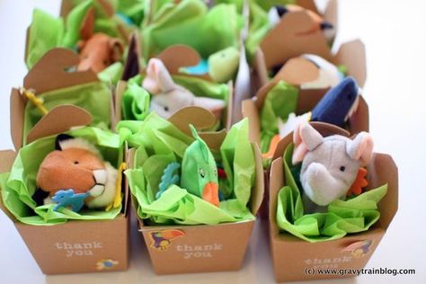 Gift Bag Toddler Party Favors, Jungle Party Favors, Safari Party Favors, Animal Party Favors, Zoo Birthday Party, Jungle Thema, Jungle Theme Parties, Jungle Theme Birthday, Jungle Birthday Party