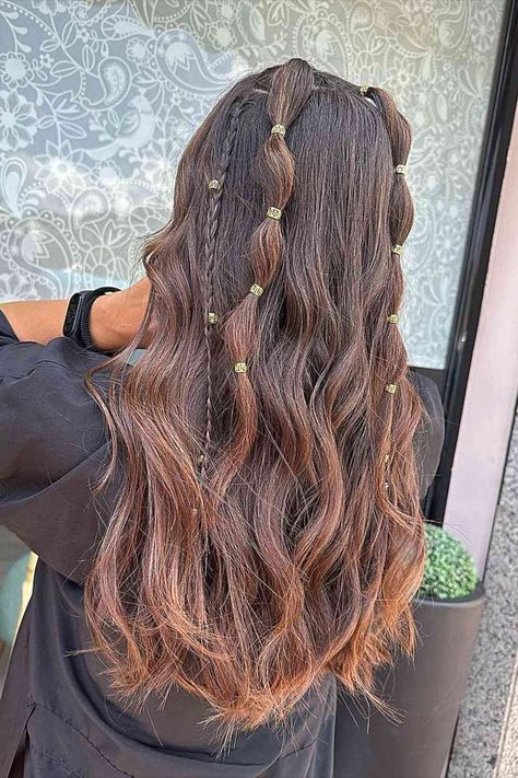 Different Long Hair with Multiple Small Bubble Ponytails Curl Hairstyles For Long Hair Wedding, Boho Straight Hair Hairstyles, Pool Party Hair Ideas, Hairstyles For Long Hair Date Night, Super Cool Hairstyles, Hairstyle For Sweet 16, Easy Pool Hairstyles Swimming, Cute Hair Styles Medium Length, Cute Hairstyles For The Beach