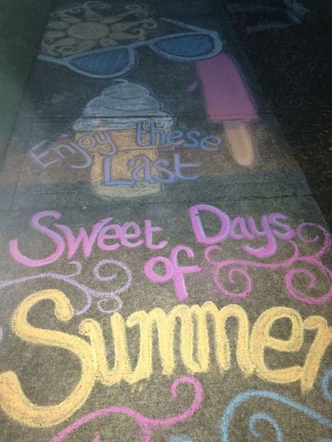 Summer Sidewalk Chalk, Sidewalk Chalk Games, Chalk Designs, Fun Chalk Art, Chalk Ideas, Sweet Days, Chalk Holder, Chalk Design, Chalk Wall