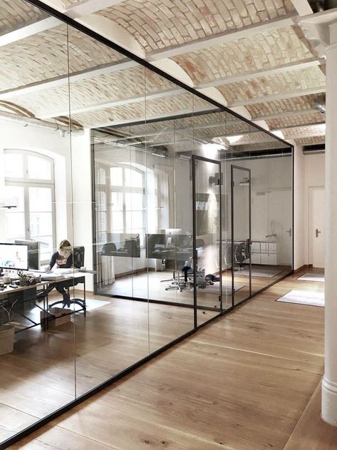 Modern Office Space Design, Warehouse Office Design, Office Design Concepts, Industri Modern, Warehouse Office, Industrial Lamps, Lamps Ideas, Industrial Office Design, Loft Office