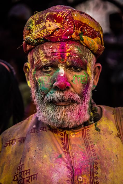 Lathmar Holi at Barsana, India - paint the two red, blue, magenta, yellow! Lathmar Holi, Trend Moodboard, Holi Festival India, Colors Festival, Holi Pictures, Holi Festival Of Colours, Holi Photo, Holi Images, Festival Photography