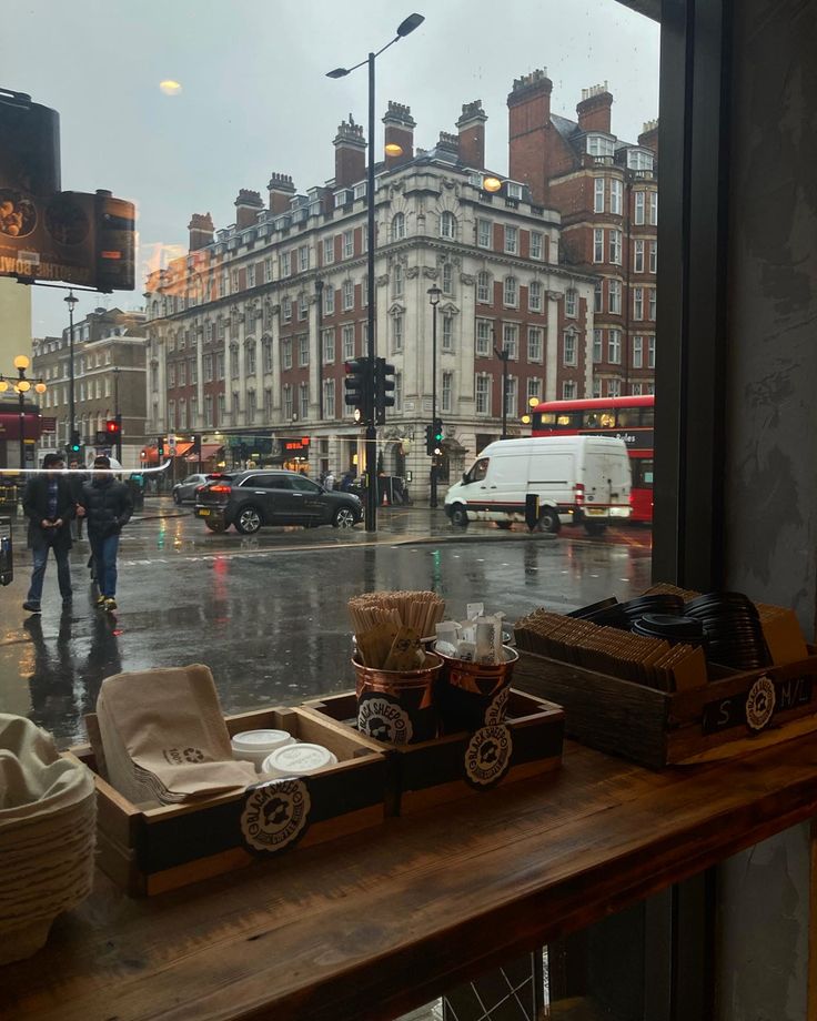 london bus red buses city rain puddles uk city buildings England Aesthetic, London Vibes, London Dreams, London Living, Drømme Liv, Fotografi Kota, London Baby, London Aesthetic, Living In London