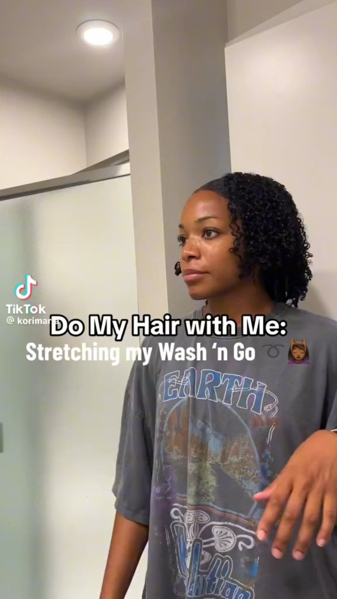 Video by @korimaria on tiktok for more 🖤 stretching a wash and go | wash and go hairstyles | natural hairstyles | hairstyles for black girls | curly hairstyles