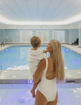 Indoor/outdoor pool