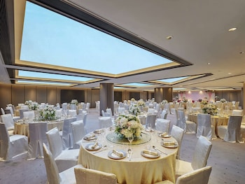 Indoor wedding