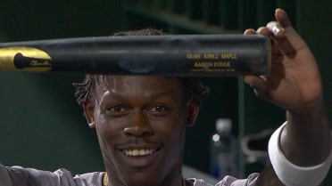 Jazz Chisholm Jr. uses Aaron Judge's bat