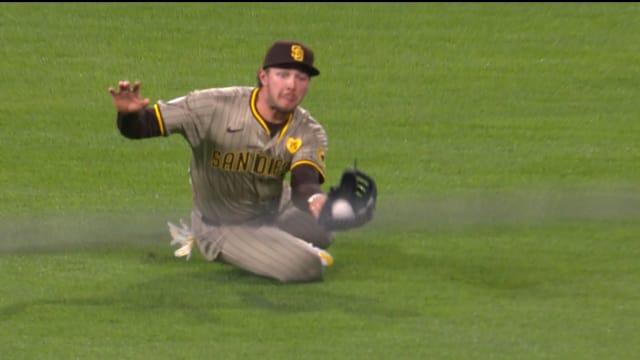 Jackson Merrill makes an amazing diving catch