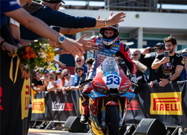 张雪机车禁新手购买!黄牛收费千元可代订 律师回应称不违法