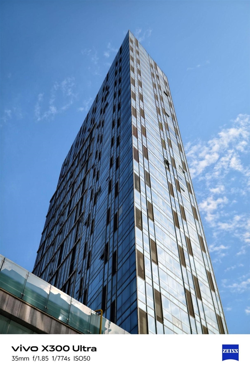 14-400mm终极全焦段!vivo X300 Ultra手机全面评测:依然是年度影像机皇