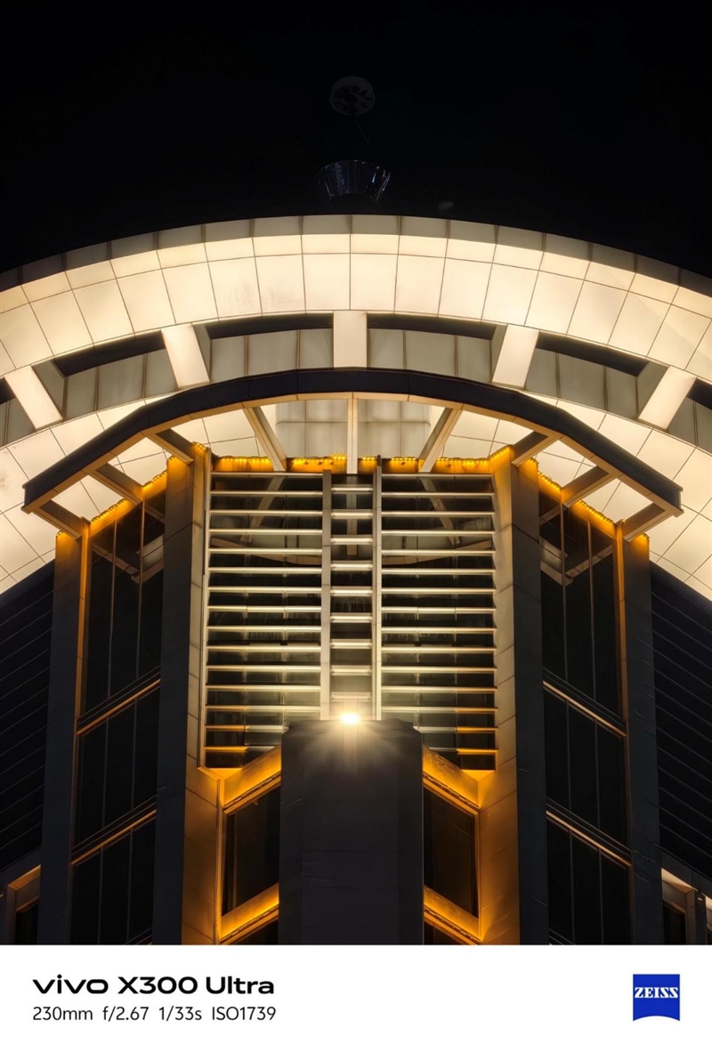 14-400mm终极全焦段!vivo X300 Ultra手机全面评测:依然是年度影像机皇