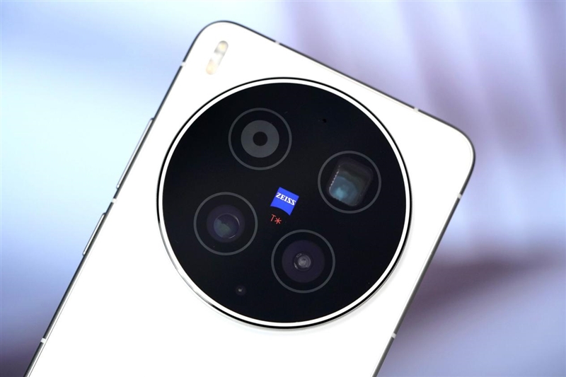 14-400mm终极全焦段！vivo X300 Ultra手机全面评测：依然是年度影像机皇