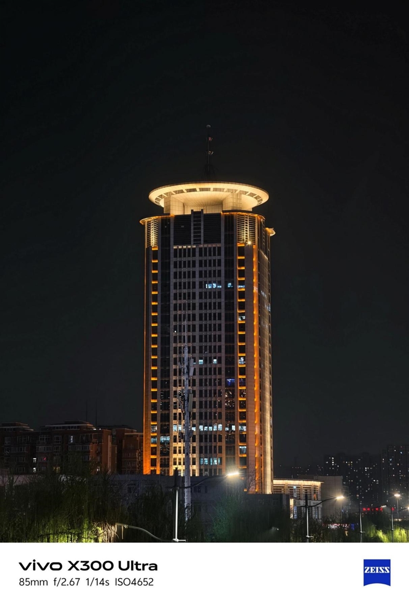 14-400mm终极全焦段!vivo X300 Ultra手机全面评测:依然是年度影像机皇