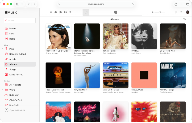 La fenêtre Apple&nbsp;Music dans Safari avec une bibliothèque comportant plusieurs albums.