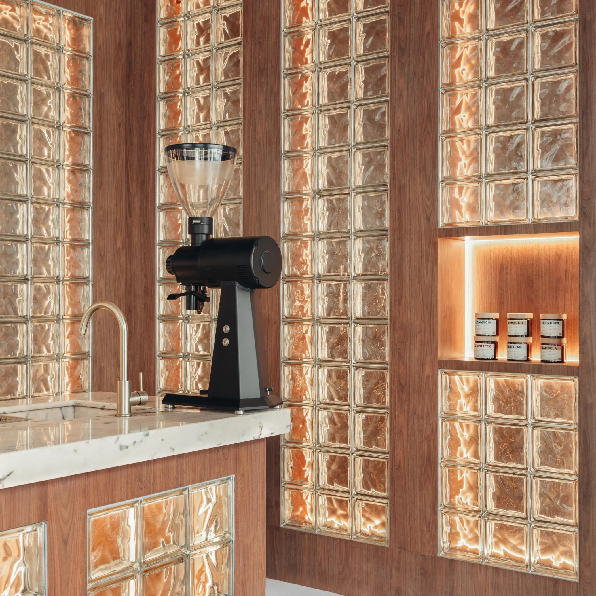 Noir Coffee Shop Saint Anne