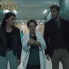 Isabelle Brouillette, Matt Barr, and Sofia Pernas in Blood & Treasure (2019)