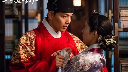 Lee Se-yeong and Yeo Jin-goo in The Crowned Clown (2019)