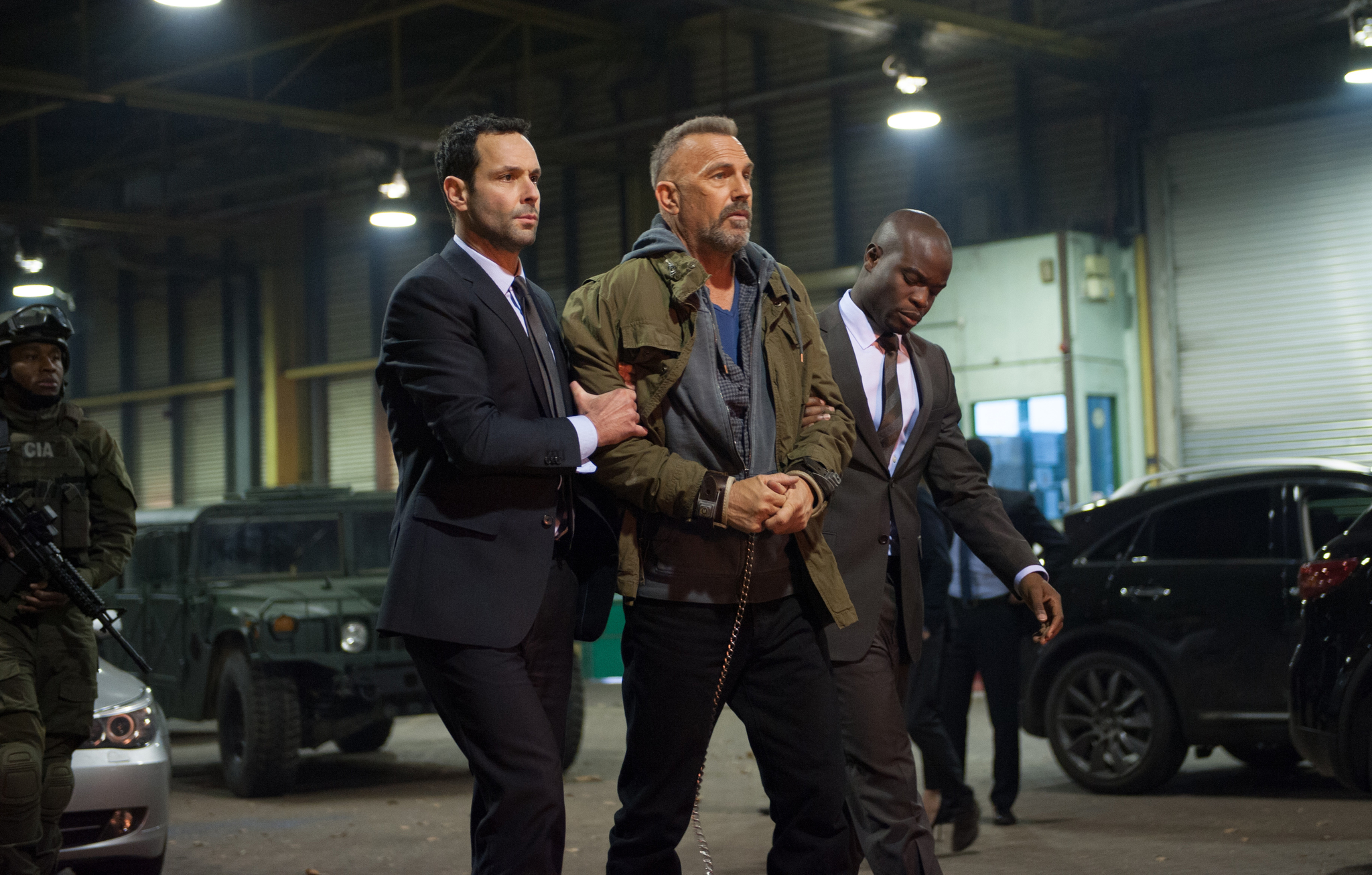 Kevin Costner, Freddy Bosche, and Emmanuel Imani in Criminal (2016)