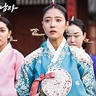 Lee Se-yeong in The Crowned Clown (2019)