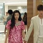 Jun Ji-hyun and Lee Min-ho in Legend of the Blue Sea (2016)