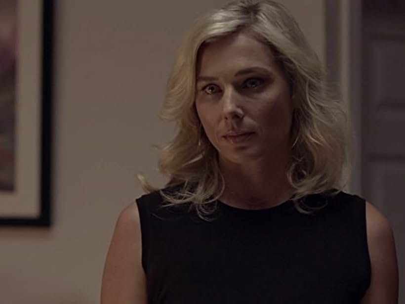 Stefanie von Pfetten in Shooter (2016)