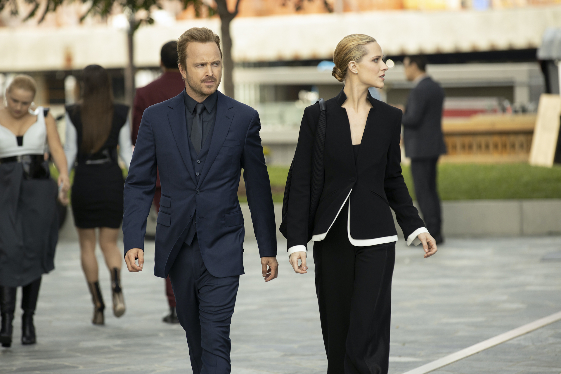 Aaron Paul and Evan Rachel Wood in Westworld (2016)