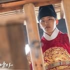 Yeo Jin-goo in The Crowned Clown (2019)