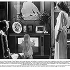 Heather O'Rourke, JoBeth Williams, and Craig T. Nelson in Poltergeist (1982)