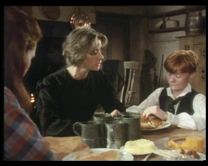 Janet McTeer, Hywel Berry, and Geraldine Somerville in The Black Velvet Gown (1991)