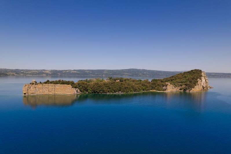 Avete già visto l'unicorno sull'Isola Bisentina?