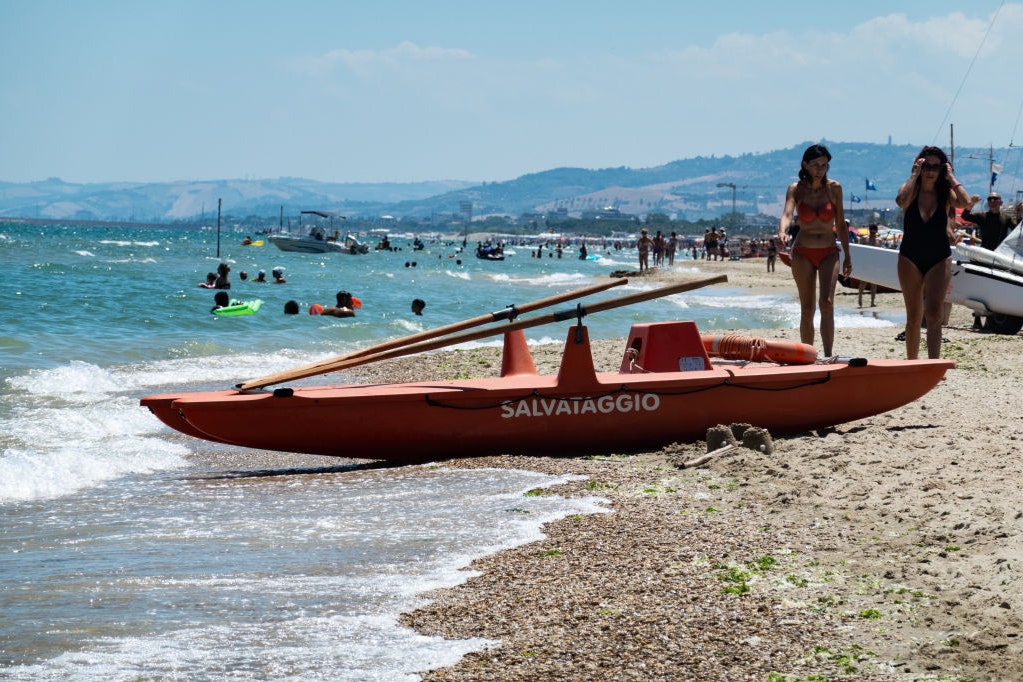 Rischio annegamento in mare, lago e piscina: le regole per la sicurezza