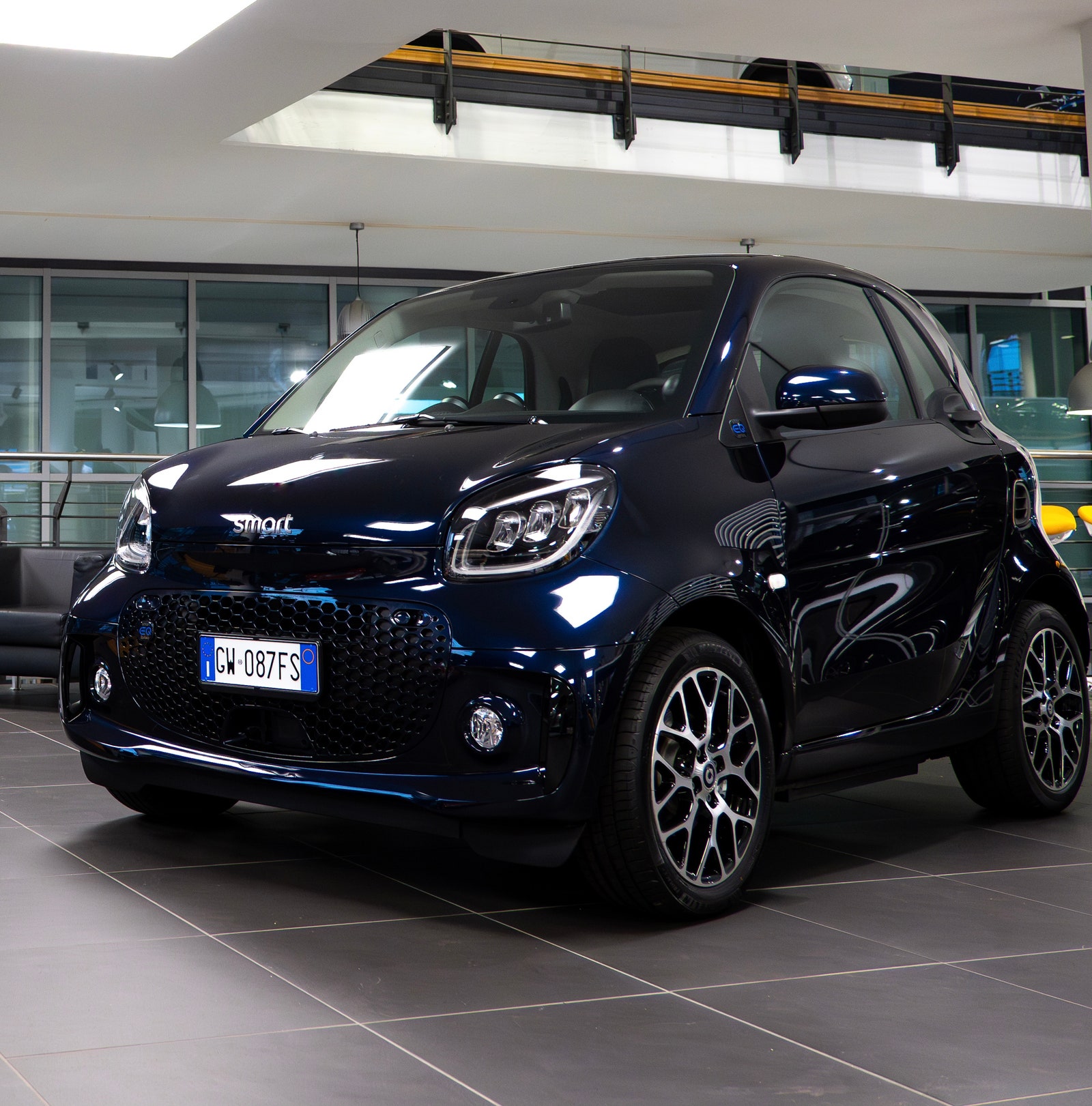 Smart fortwo finisce un'epoca la piccola due posti va in pensione dopo 26 anni