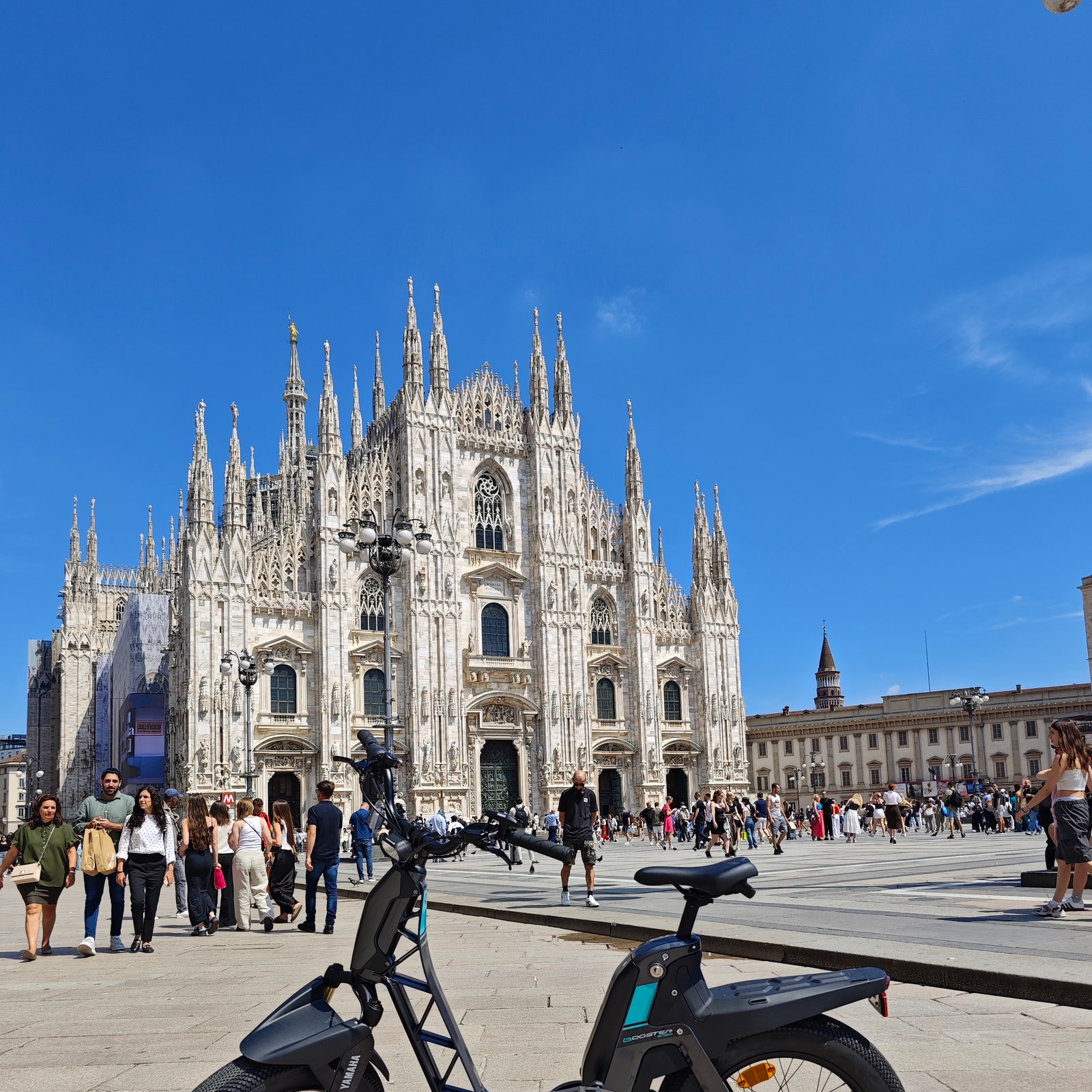 Alla scoperta di Milano su una Yamaha Booster Easy