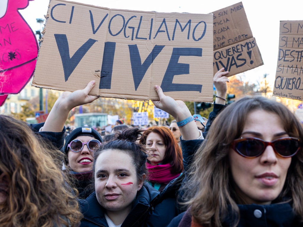 La violenza sulle donne è un'emergenza sempre più grave e i dati lo confermano