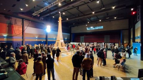 Richard Plaud using 706,900 matchsticks to build the structure.