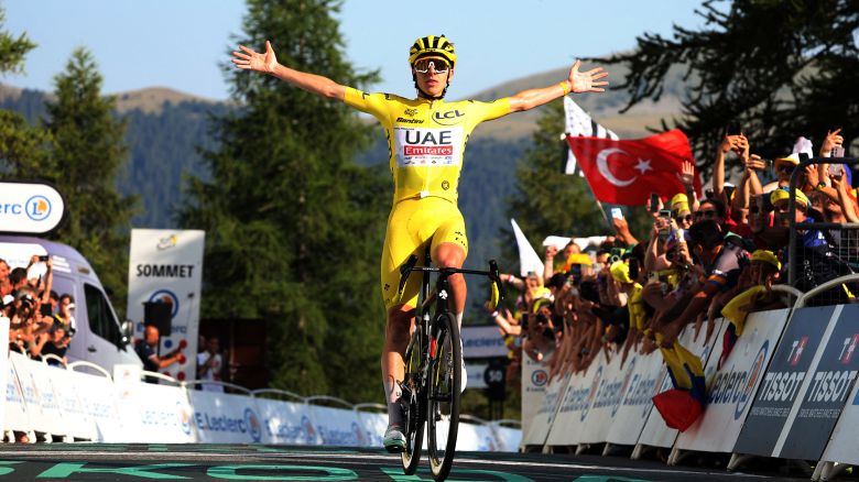 Cycling - Tour de France - Stage 20 - Nice to Col de la Couillole - Col de la Couillole, France - July 20, 2024
UAE Team Emirates' Tadej Pogacar wearing the yellow jersey celebrates after winning stage 20 REUTERS/Manon Cruz